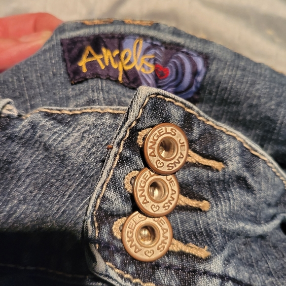 Angels Capris - Picture 3 of 4